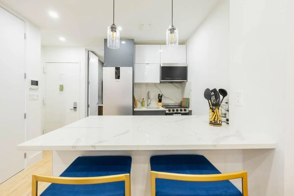 1597-13 I Brand New Studio Prime Upper East New York