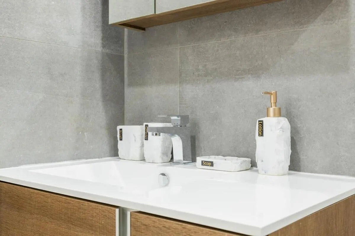 Apartment 1597-13 I Brand New Studio Prime Upper East New York
