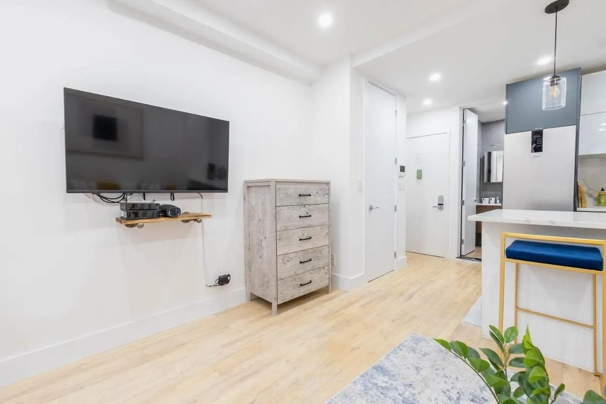 1597-13 I Brand New Studio Prime Upper East New York United States