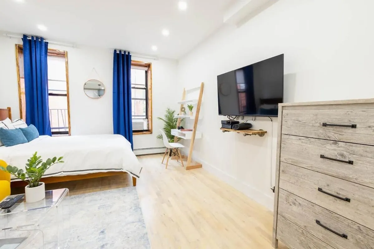 1597-13 I Brand New Studio Prime Upper East New York